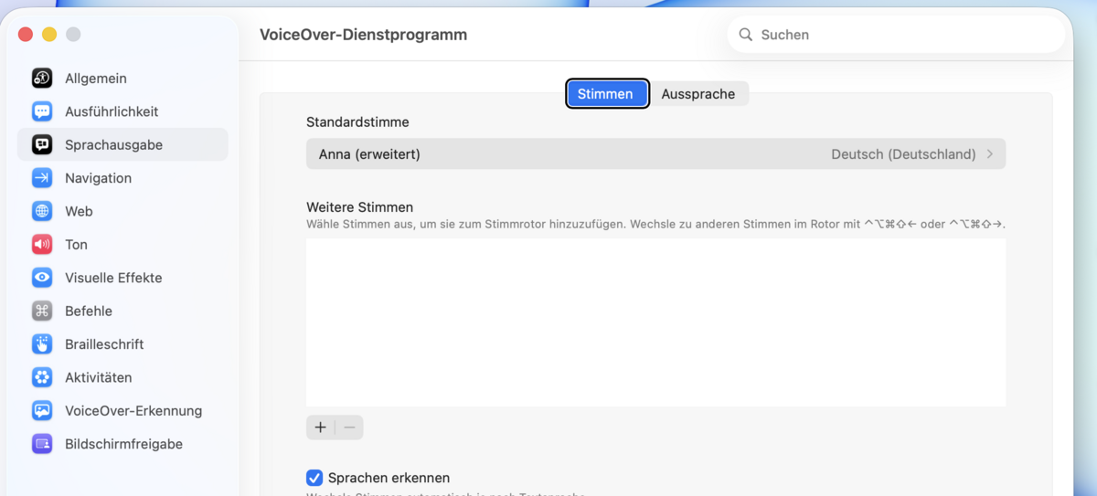 Unter-Reiter „Stimmen“ mit der Standardstimme „Anna (erweitert)“, einer Liste weiterer Stimmen und dem Kontrollkästchen „Sprachen erkennen“.